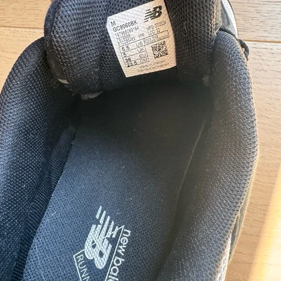 New Balance 9060 Sneakers - Picture 4 of 7